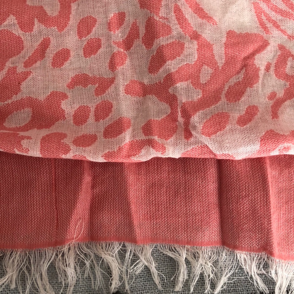 Pink Patterned scarf - Picture 2 of 2